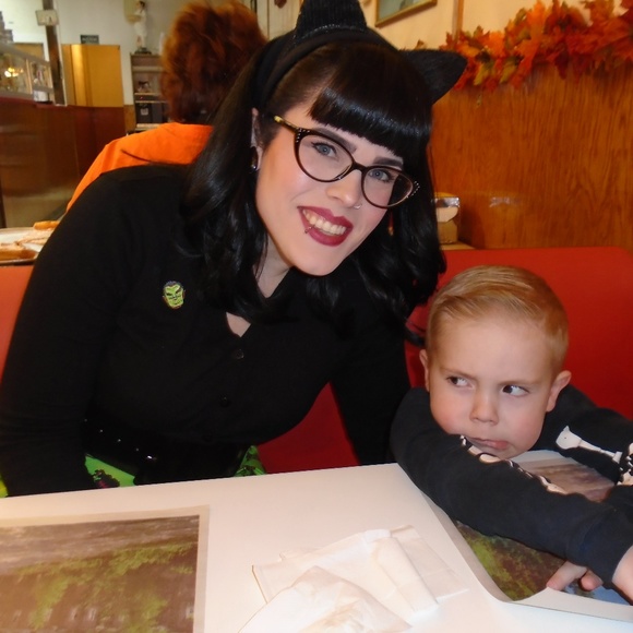 Meet your Posher, Dana - Picture 2 of 8